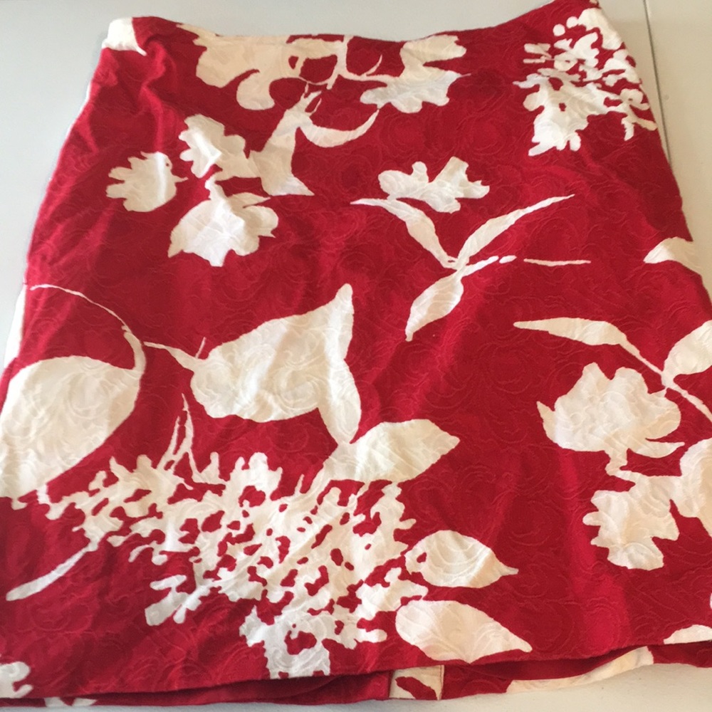 Talbots SZ 12 Hawaiian A-Line Skirt, Red Floral,Lined 36” Waist Knee Length, Zip
